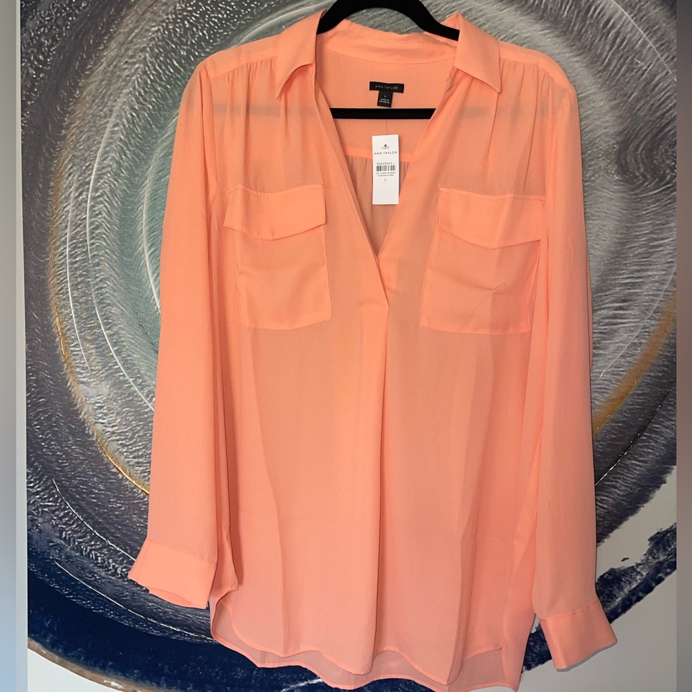 Ann Taylor Camp shirt. NEW with tag. 
Lightweight/semi-sheer.
